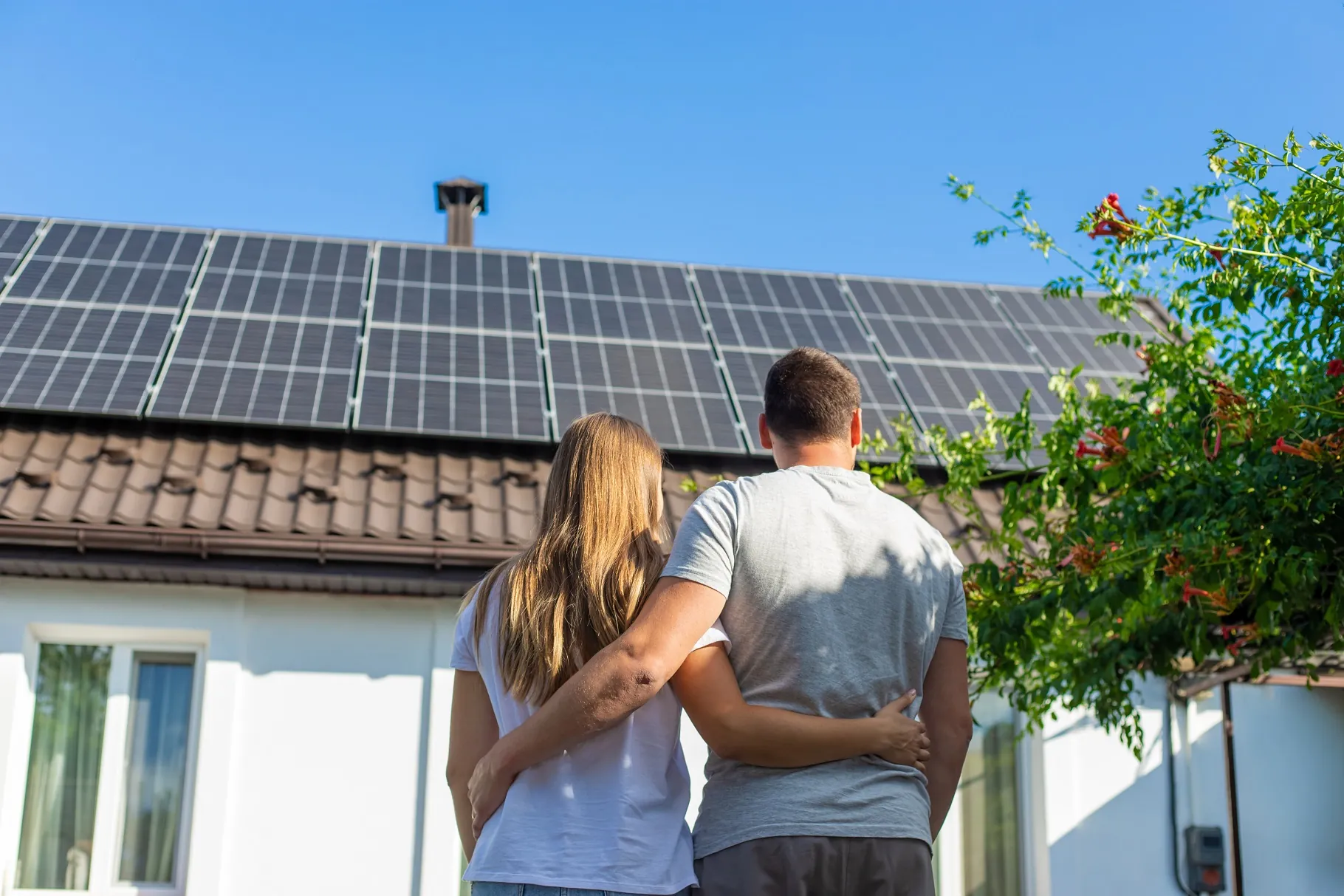 Soluciones fotovoltaicas personalizadas: ¿batería solar o vertido a red?